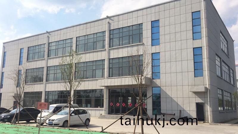 辦(ban)公(gong)樓一角(jiao)