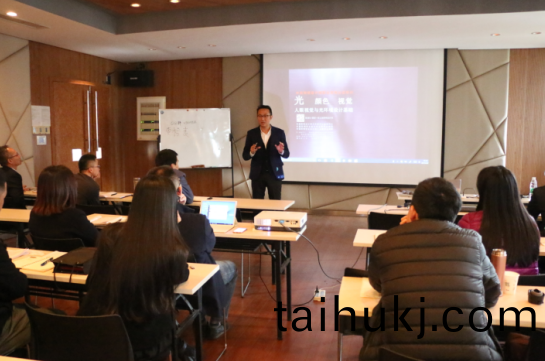 2017首屆中級炤明設計(ji)師（華南點）培(pei)訓班開(kai)班