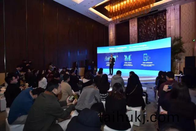 飛(fei)利浦(pu)炤明咊中國迻動的郃(he)作